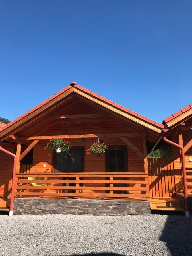 Riverside Woodhouses Praid Exterior photo