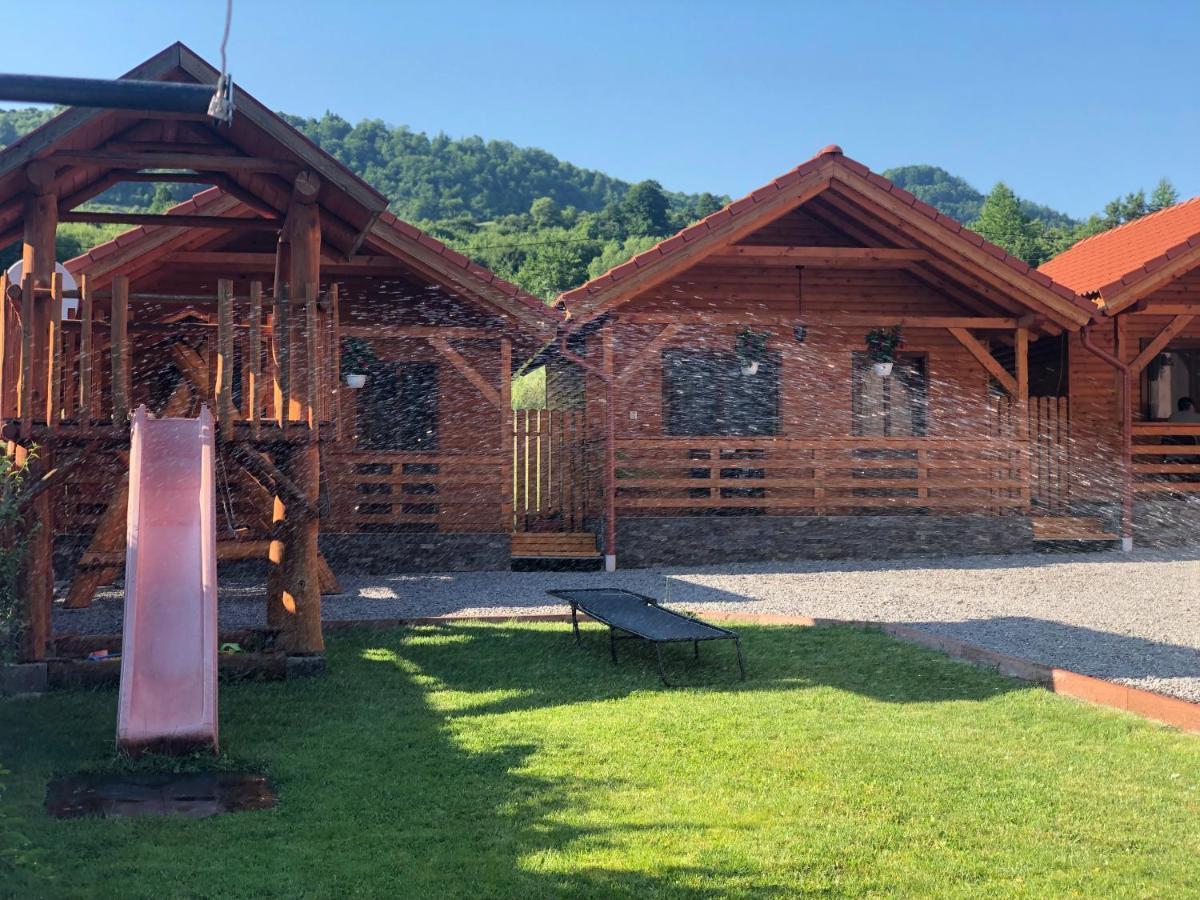 Riverside Woodhouses Praid Exterior photo